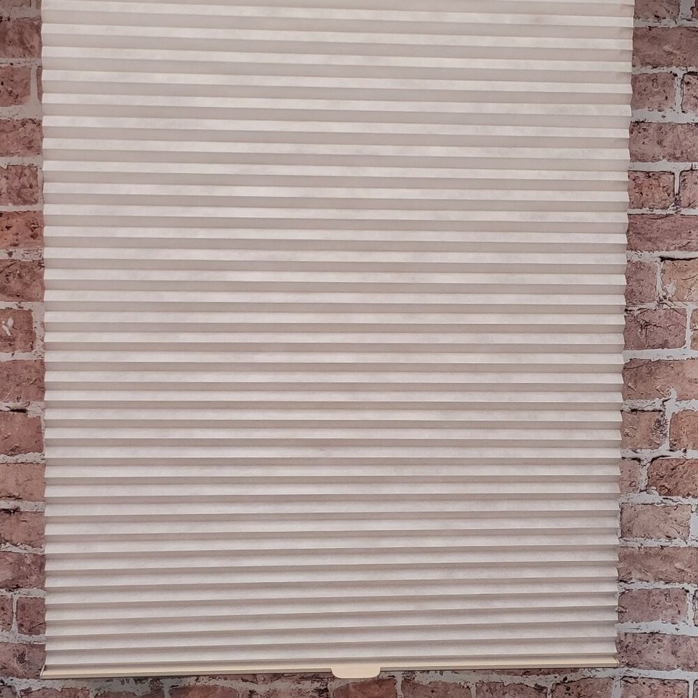 Hunter Douglas Applause Origin Honeycomb Shades 27.75 x 58